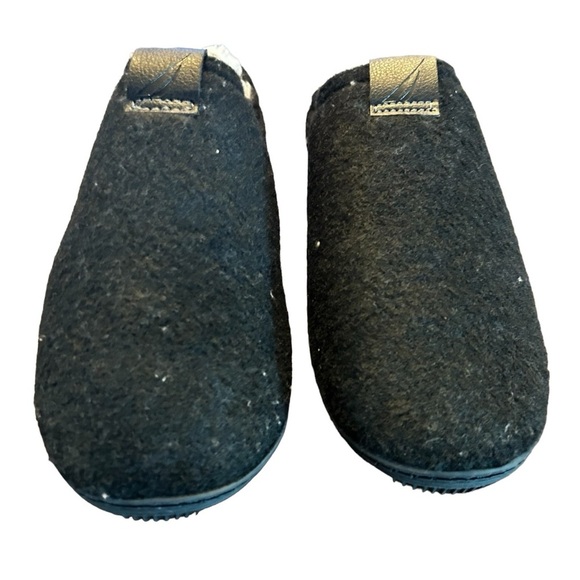 Nautical Men's Black Scuff Slip on Slippers Indoor Outdoor NEW Size 8 - Picture 2 of 8